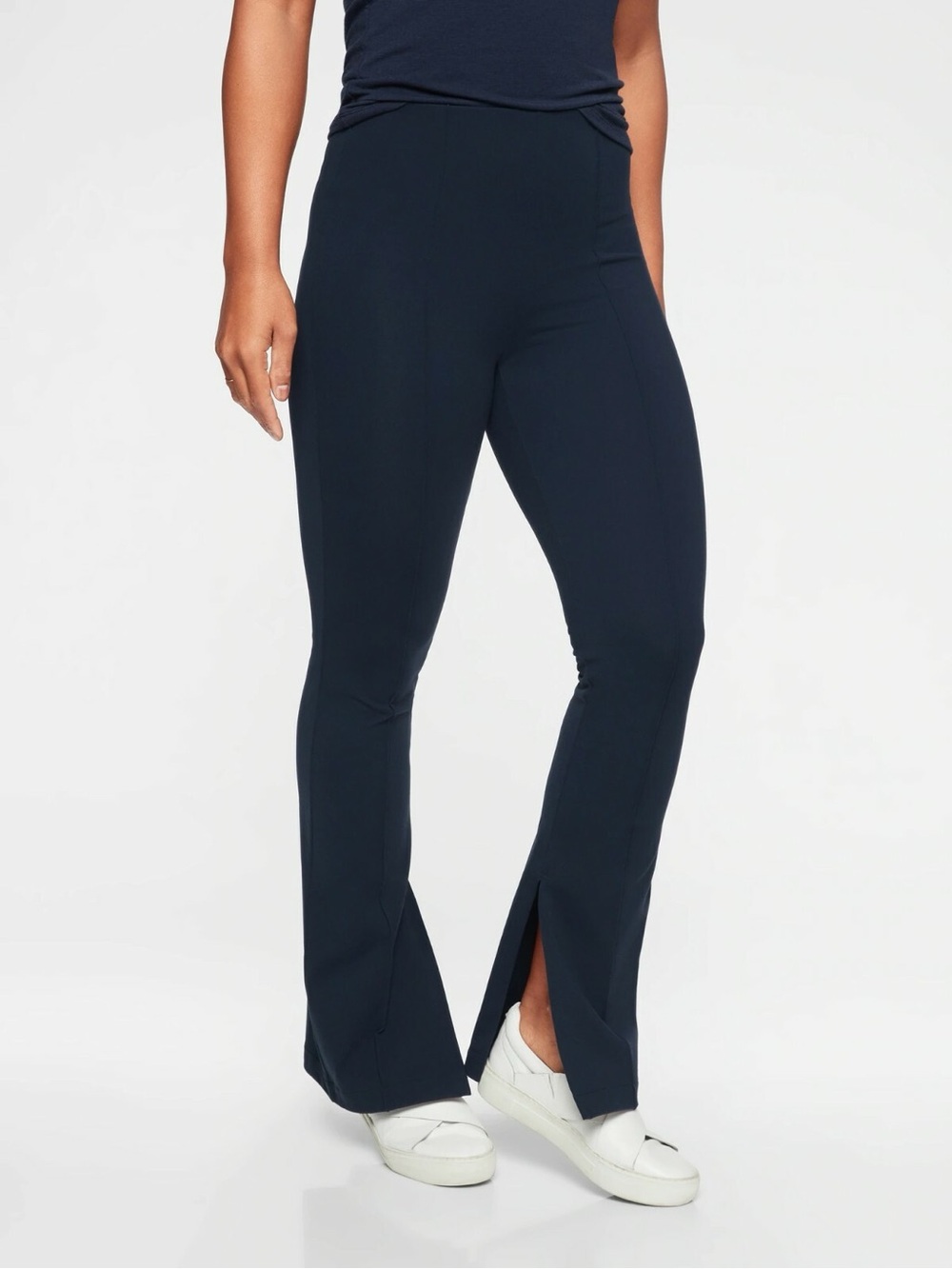 Athleta Greenwich Flare Leg Pull On Athletic Pants | Black | XS